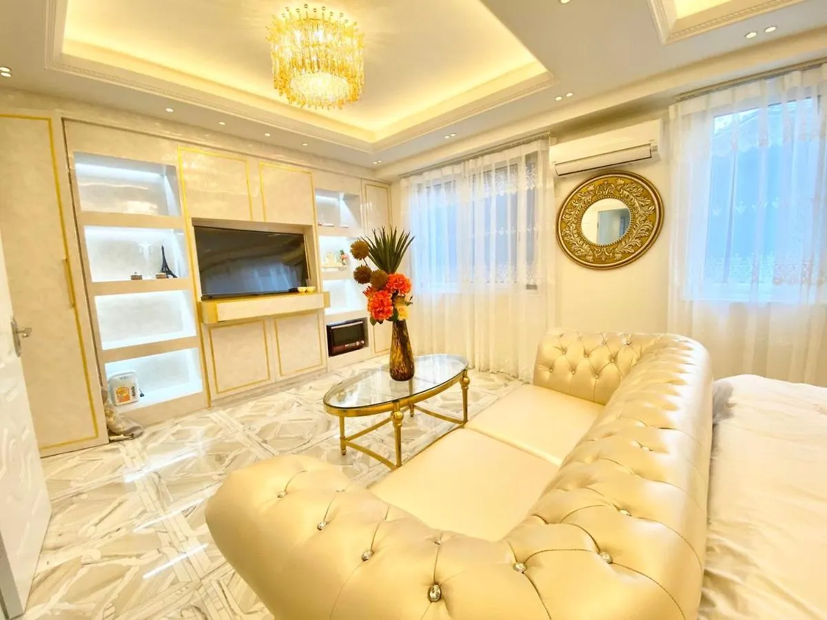 ** Guest house Reimi Mondo Tokyo Japan